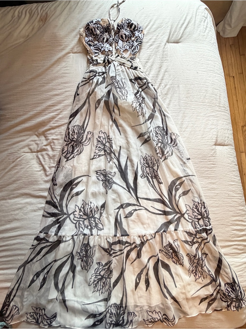 PatBo Hand-Sewn Embroidery Dress Size Small 🤍